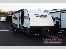 Headquartered in elkhart, indiana manufactures class a motorhomes, class c motorhomes, fifth wheels and travel trailers. Forest River Wildwood X Lite Travel Trailer Review 2 Lightweight Floorplans Longviewrv Blog