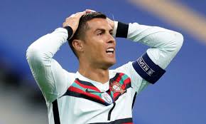 De notar que cr7 atingiu os sete encontros seguidos a marcar pela seleção nacional, a sua melhor sequência de sempre com as quinas ao peito. Covid 19 Cr7 Testa Positivo E Desfalca Portugal Na Liga Das Naco