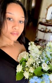 Greetings everyone 👋 I have a confession to make. I only joined this group  because of the title: the Dull Women's Club. My regular day-to-day is the  epitome of "dull"... I get