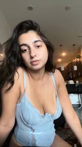 Pretty Pussy Slut 4 - EPORNER