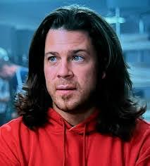 Holly Wight's Instagram, Twitter & Facebook