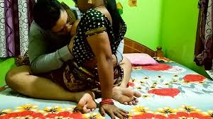 College Professor Shriti Mishra Fucking very Closeup in Saree with Her  Boyfreind