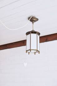 Diy Alte Dunkle Mobel Mit Weisser Farbe Neu Streichen Dunkle Mobel Mobel Weiss Streichen Und Holzdecke Streichen