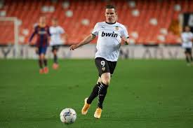 He is a strong striker who is known for his clinical finishing, which compensates for his relatively light frame. Official Kevin Gameiro Joins Strasbourg Get French Football News