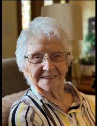 Happy 100th birthday to June Buchanan!! 🎂🧁🥳🎁 📷: Cathy Buchanan