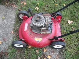 Black And Decker 36 Volt Lawn Mower Manual How To Get That Old Lawnmower Running Like New Lawn Tools Guide Lawn Mower Lawn Tools Olds