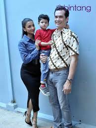Terkait hal ini, adik atalarik, atilla syah, sempat angkat bicara dan mengomentari tindakan marwa. Resmi Atalarik Syah Digugat Cerai Tsania Marwa News Entertainment Fimela Com