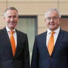 Von girokonto und finanzierung über geldanlage bis versicherungen: Volks Und Raiffeisenbanken Ehren Auszubildende Neu Ulm Ulm B4b Schwaben
