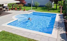 Swimming is a fun activity, but pools require plenty of maintenance. Pool Im Garten Tipps Zur Gestaltung Anlage Und Kosten Mein Schoner Garten