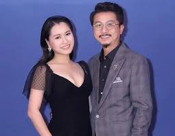 Dưới phần bình luận, cũng có rất nhiều khán giả tỏ ý đồng tình với người chia sẻ đoạn. Hanh Trinh 9 NÄƒm Ä'áº§y Háº¡nh Phuc Cá»§a Lam Vá»¹ Dáº¡ Va Há»©a Minh Ä'áº¡t