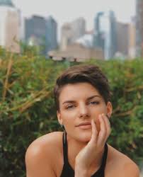 Lauren Tyler Scott releases a bluesy alternative tune, entitled, “I'm  Insane”