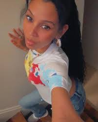 Tanisha Torres's Instagram, Twitter & Facebook