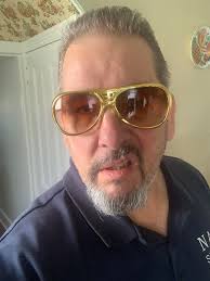 Introduction and eyewear photo sharing