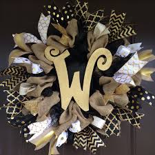 Black And White Striped Ribbon Wreath Love Metallic Gold Black White Gold And Burlap Wreath Lots Of Ribbon To Accent This Wreath That Can Be Classroom Wreath Black Wreath Metallic Christmas