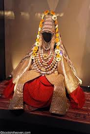 Bridal Dress From Yemen Traditional Dresses Wedding Headdress Folk Fashion