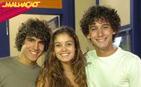 Confirmado no elenco do remake de ti ti ti, caio castro, o bruno, já se prepara para sua despedida de malhação. Rafael Almeida Relembra Malhacao Com Fotos De Sophie Charlotte Caio Castro E Sophia Abrahao Estrelando