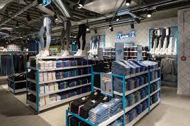 Am heutigen dienstagmorgen hat die irische modekette primark ihre zweite filiale in stuttgart eröffnet. Primark Stuttgart Konigstrasse Stuttgart Bleibt Gesund