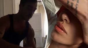 In molti sono sicuri, e sui social è già putiferio. Belen Rodriguez E Antonino Spinalbanese A Letto Insieme Intimita E Lezioni Di Lingua Spagnola Condivise Con I Followers