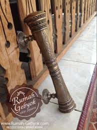 Produck dan jual handle pintu/gebyok antik, lampu hias, accesories meuble berbagai model dan ukuran, jaminan kualitas dan. Handle Pintu Ukir Antik 02 Rumah Gebyok Jepara Jual Pintu Gebyok Ukir