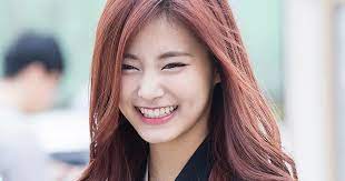 I feel like tzuyu is the type of person that can't really fake a smile, so everytime she's happy you can clearly see it and it's so cute. Here S What Twice Tzuyu Looks Like When She S Truly Happy Koreaboo