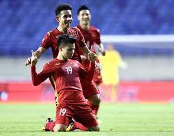 분데스리가를 포함한 전 세계 여러 대회의 최신 축구 뉴스, 라이브 스코어, 경기 결과와 일정, 순위, 이적 소식에 선수 프로필까지. ë°•í•­ì„œí˜¸ ë² íŠ¸ë‚¨ ì‹ íƒœìš©í˜¸ ì¸ë‹ˆ êº¾ê³  2ì°¨ì˜ˆì„  ë¬´íŒ¨ ì§ˆì£¼ ì¤'ì•™ì¼ë³´