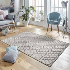 Teppiche aus viskose sollten nach möglichkeit nur in laufrichtung der fasern gereinigt werden, damit das material nicht beschädigt wird. Design Viskose Teppich Caine In Relief Optik Grau Teppich Boss