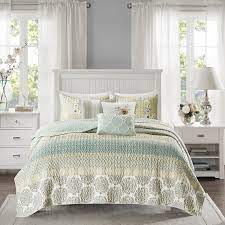 That's why bed bath & beyond offers a large array of bedspreads and comforters to help you find exactly. Amazon Com Madison Park 100 Cotton Set Floral Print Double Sided Quilting All Season Lightweight Coverlet Bedspread Bedding Matching Shams Full Queen 90 X90 Willa Green Yellow Home Kitchen