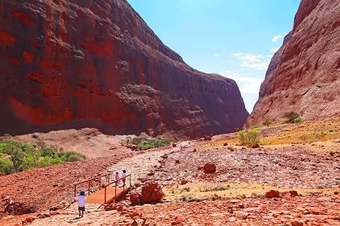 Kata Tjuta walking trails