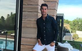 Cristiano ronaldo adquiriu um apartamento no centro de lisboa avaliado em vários milhões de uma penthouse, no centro de lisboa, com uma vista panorâmica única, é a última aquisição de. Entre Num Apartamento Do Mesmo Predio De Cristiano Ronaldo Das Pecas Philippe Starck Aos Lencois Ralph Lauren Saiba O Que Pode Encontrar Vip Pt