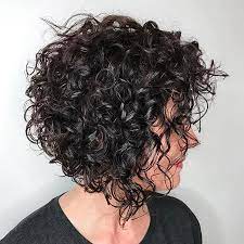 20 Kurze Bob Frisuren Fur Lockiges Haar Frisuren Fur Lockiges Haar Bob Frisur Haarschnitt Fur Lockige Haare