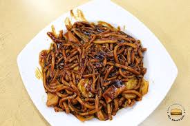 福建炒麵) is served in kuala lumpur and the surrounding region. All About Ceil Wet Market Zi Char Kl Hokkien Mee San Lou Bee Hoon