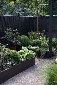 10 Garden Fence Ideas To Make Your Green Space More Beautiful Make Your Garden And Backyard More Live More Beautiful Check The Website For More Ideas In 2020 Beautiful Gardens
