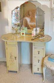 We would like to show you a description here but the site won't allow us. This Is The Type That I Ve Seen In Second Hand Stores In The Past Usually Near A Dressing Room Area Dressing Table Vanity Vanity Accessories Elegant Vanity