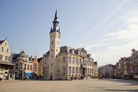 It is composed of the city of lier proper and the village of koningshooikt. Lier Wikidata