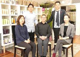 Перевод контекст au salon artistique c французский на русский от reverso context: Artistique Hair Salon Home Facebook