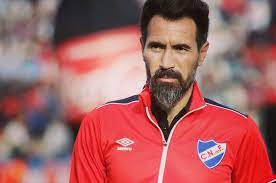 The site lists all clubs he coached and all clubs he played for. Nacional Echo A Eduardo Dominguez El Litoral Noticias Santa Fe Argentina Ellitoral Com