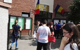 Concursuri ocupare posturi vacante 12 septembrie 2019. Admitere Liceu 2019 Viitorii Boboci De Liceu Depun Dosarele De Inscriere La Liceu Intre 15 18 Iulie