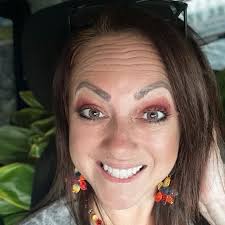 Misty McKenzie (@mistymckenzie_scentsydirector) • Instagram photos and  videos