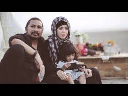 Malah penghayatannya semasa menyanyikan lagu ini yang penuh dengan emosi meamng tidak disangkal merupakan anatra karya yang sangat baik dari. Arjuna Beta Karya Indah Untuk Ke Anugerah Juara Lagu Munsyeed