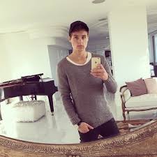 Gustav magnar witzøe er største eier i salmar, selv om faren gustav er les også. 22 Year Old World S 3rd Youngest Billionaire Wow Amazing