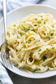 This is a delicious recipe for easy alfredo sauce with cream cheese. Dairy Free Alfredo Sauce Vegan Option Simply Whisked
