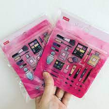 ダイソー新作チェック コスメ柄グッズ がおしゃれと評判です ダイソー 買い物リスト コスメ