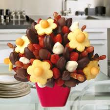 Pin By Romina Silveira On Food Edible Fruit Arrangements Chocolate Dipped Fruit Fruit Arrangements