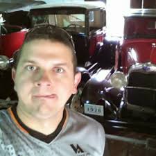 Stream Leonardo Santamaria music