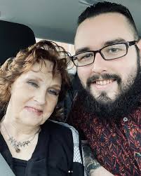 Remaja 17 tahun kahwini nenek 71 tahun