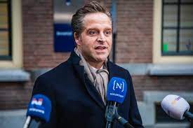 Het niveau van de vragen van deze journalisten blijft. Samenvatting Persconferentie 9 Juli Kabinet Doet Stap Terug Nachtclubs Dicht Horeca Tot Middernacht En Evenementen Alleen Zittend Nieuws Op Beeld