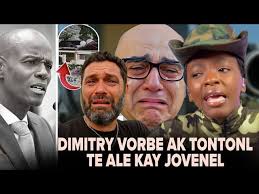 ADJA KONÉ ET POUPÉE SIRIFI DEMBA DJALASIRI