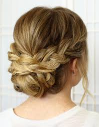 Coiffure chignon volumineux sur cheveux mouillés & résultat du concours maquillage (charline) date de publication 07/01/2012. 15 Chignons Faciles Et Rapides A Faire