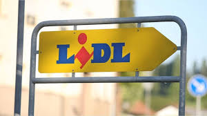 De chez lidl et bravo je dis c'est pas très longtemps….c'est tout le mal que je vais faire l'année prochaine même faire pousser au bureau ça peut marcher oui ça. Lidl La Marque Low Cost Surprend Avec Sa Paire De Sneakers Revendue Au Prix Fort