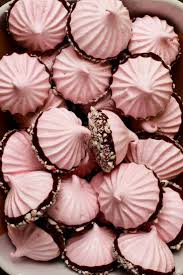 Indian Cake Hq Recipes Recipe In 2020 Peppermint Meringues Meringue Kisses Meringue Desserts